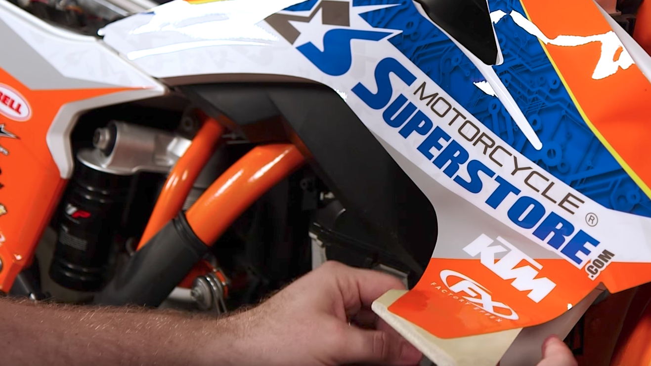 How to install a graphics kit on your bike
